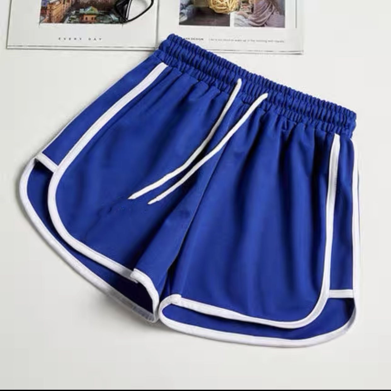 Sports Style Elastic Waist Shorts